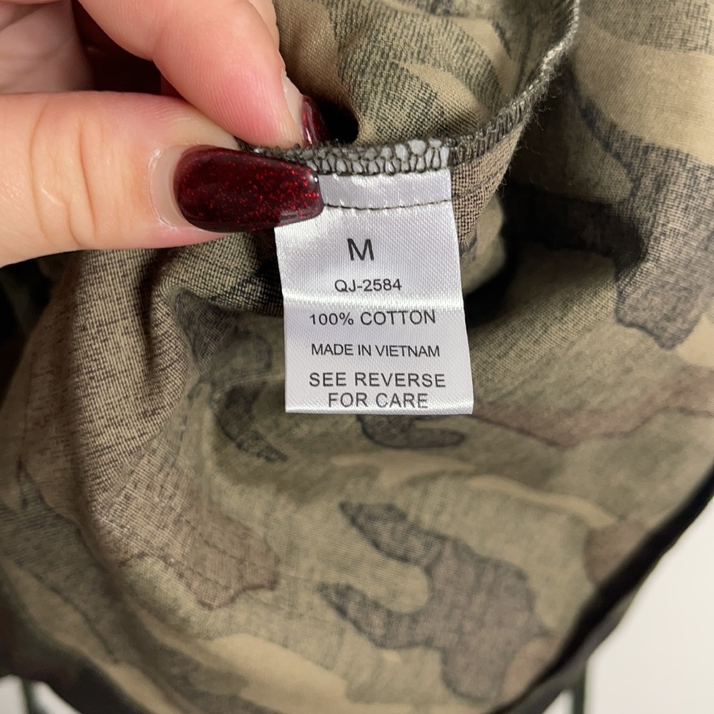 Women’s camo vest size medium - Picture 13 of 16